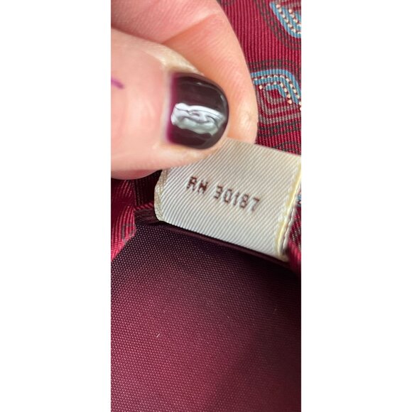 Vintage Men’s Nino Cerruti Abstract Tie Handmade All 100% Silk Maroon Squares Im - Picture 5 of 5